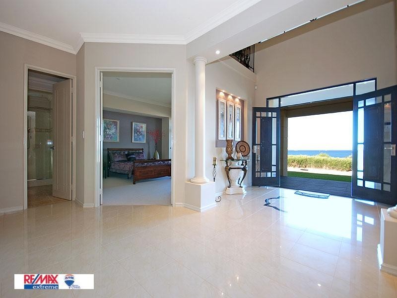 204 Ocean Drive, Quinns Rocks WA 6030