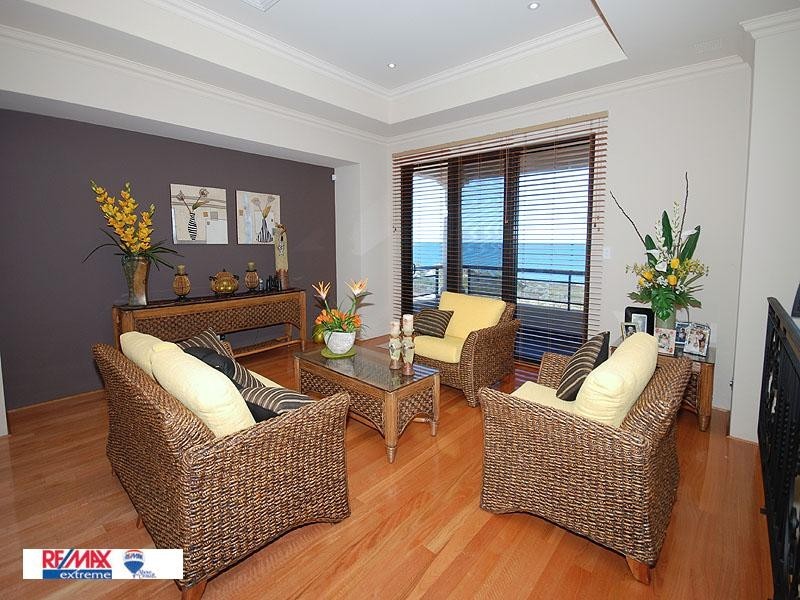 204 Ocean Drive, Quinns Rocks WA 6030