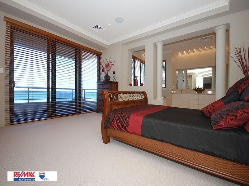 204 Ocean Drive, Quinns Rocks WA 6030