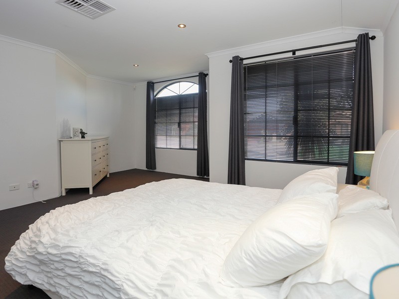 23 Gilbank Crescent, Kinross WA 6028