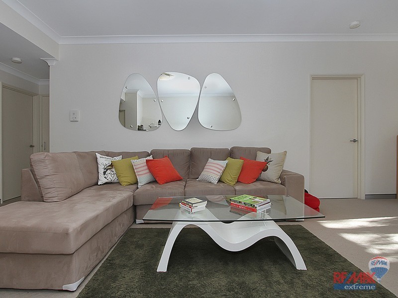 1/2 Walsh Loop, Joondalup WA 6027