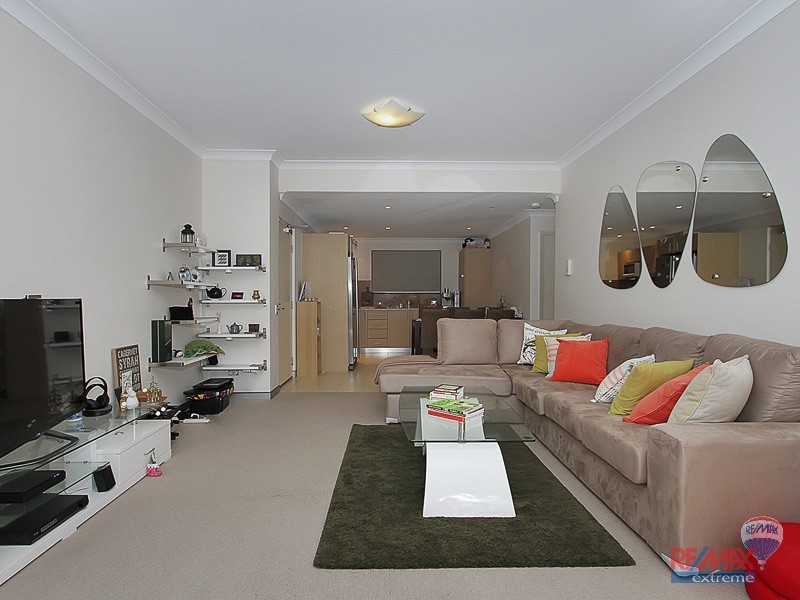1/2 Walsh Loop, Joondalup WA 6027