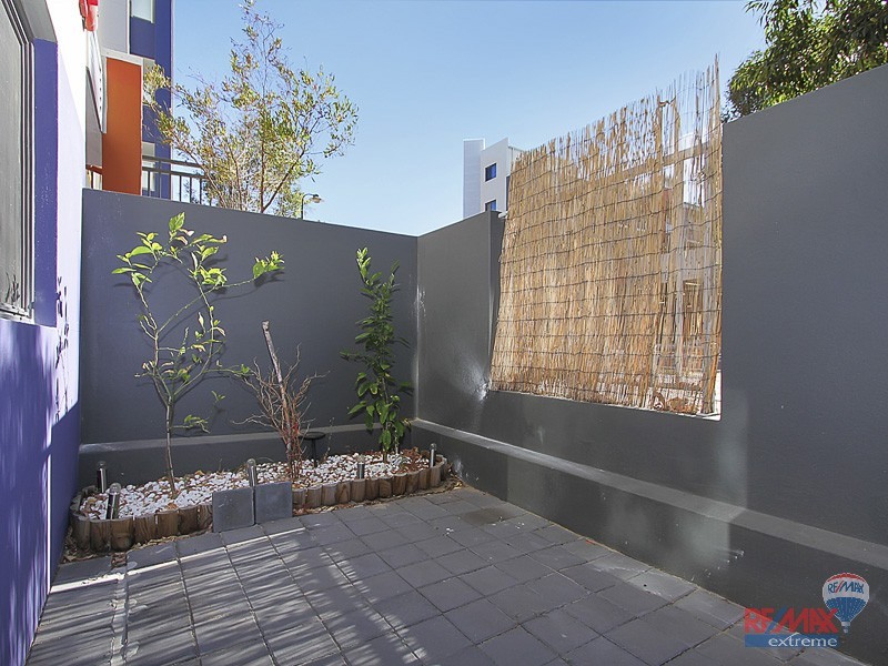 1/2 Walsh Loop, Joondalup WA 6027