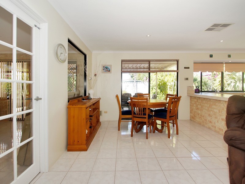 3 Houghton Drive, Carramar WA 6031