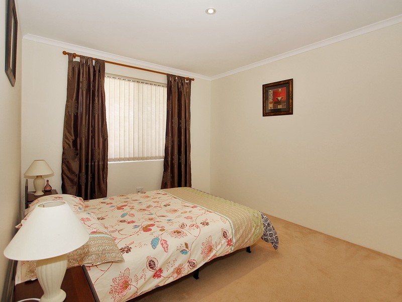 3 Houghton Drive, Carramar WA 6031