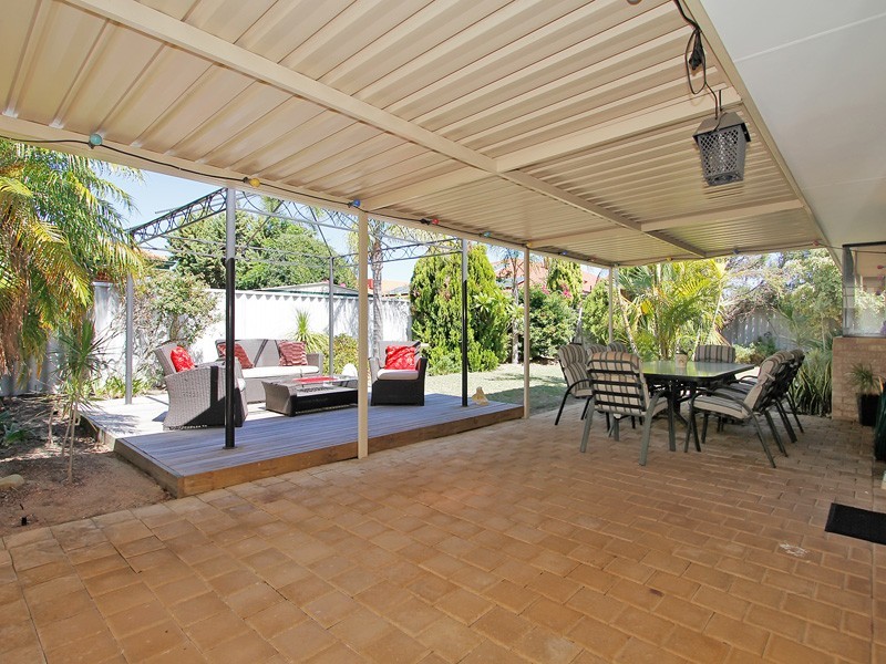 3 Houghton Drive, Carramar WA 6031