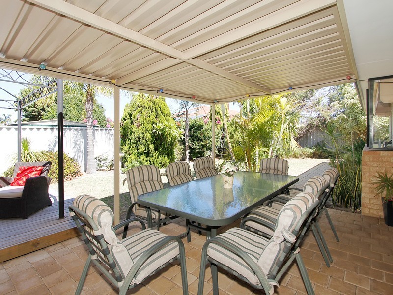 3 Houghton Drive, Carramar WA 6031