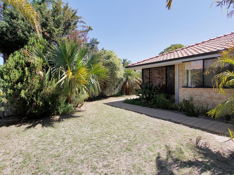 3 Houghton Drive, Carramar WA 6031
