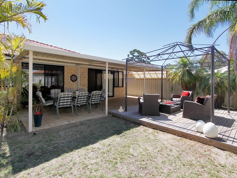3 Houghton Drive, Carramar WA 6031