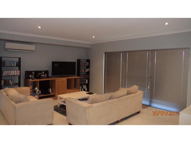 6 Mamoose Road, Banksia Grove WA 6031