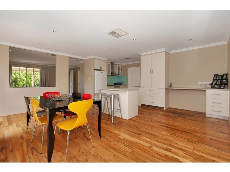 27 Midsummer Circle, Ellenbrook WA 6069