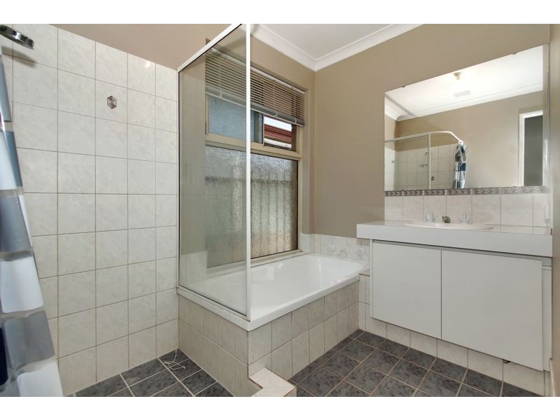 27 Midsummer Circle, Ellenbrook WA 6069