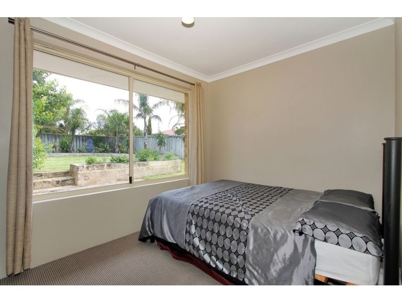 27 Midsummer Circle, Ellenbrook WA 6069