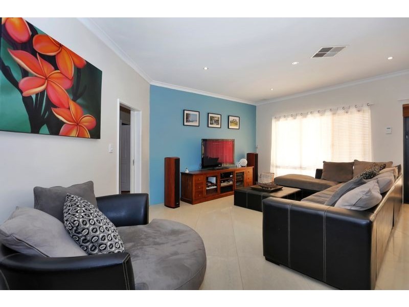 19 Gilbank Crescent, Kinross WA 6028