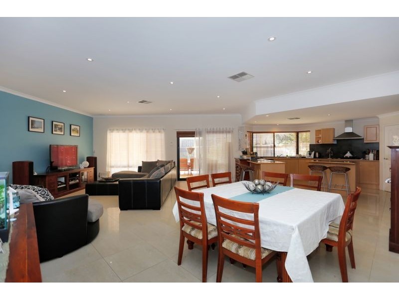 19 Gilbank Crescent, Kinross WA 6028