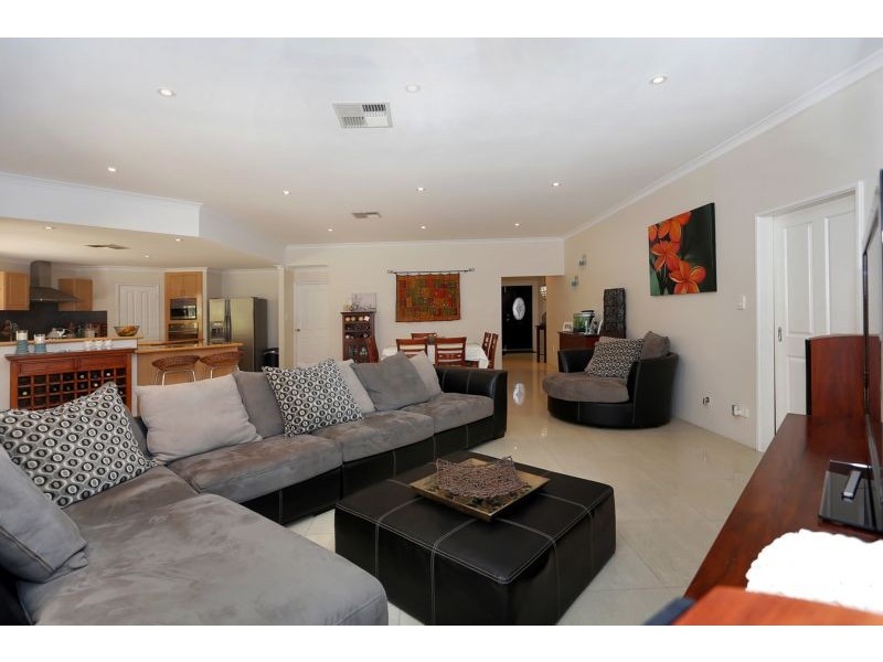 19 Gilbank Crescent, Kinross WA 6028