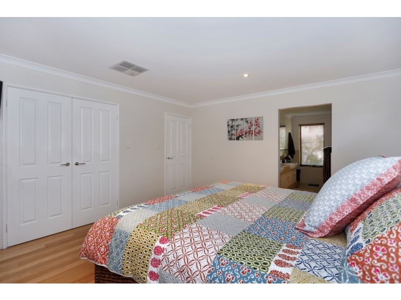 19 Gilbank Crescent, Kinross WA 6028