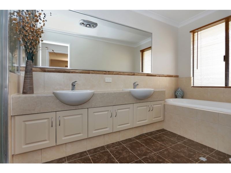 19 Gilbank Crescent, Kinross WA 6028