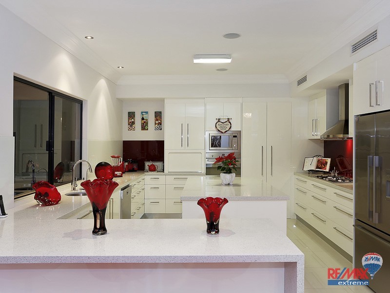 42 Atlantic Ave, Iluka WA 6028