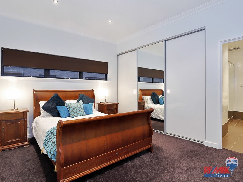 42 Atlantic Ave, Iluka WA 6028