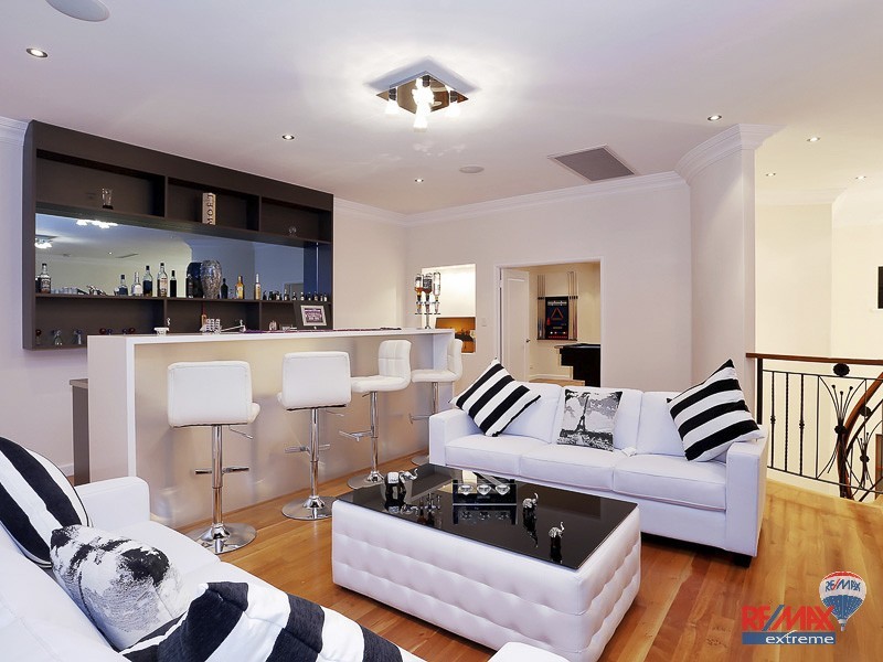 42 Atlantic Ave, Iluka WA 6028