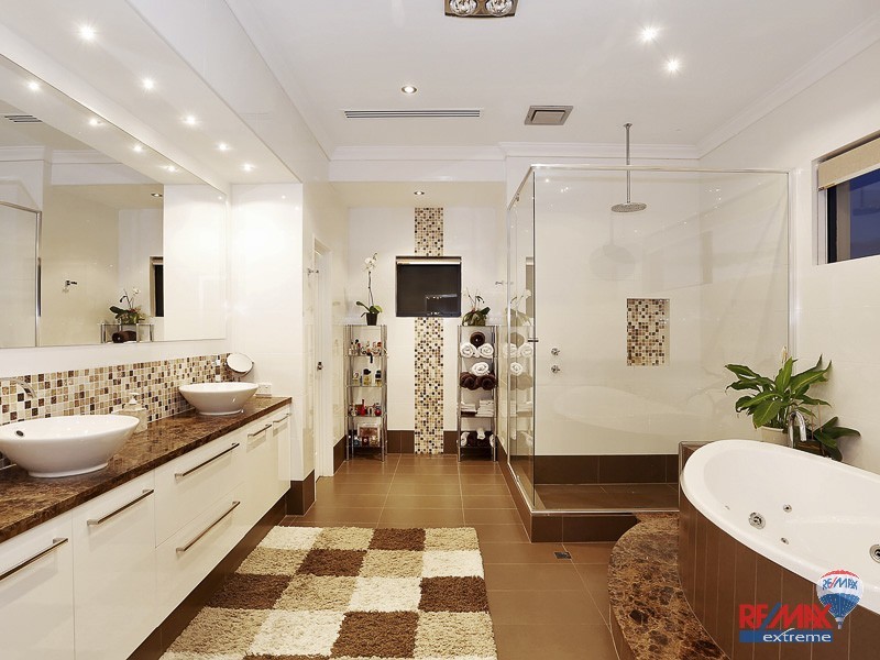 42 Atlantic Ave, Iluka WA 6028