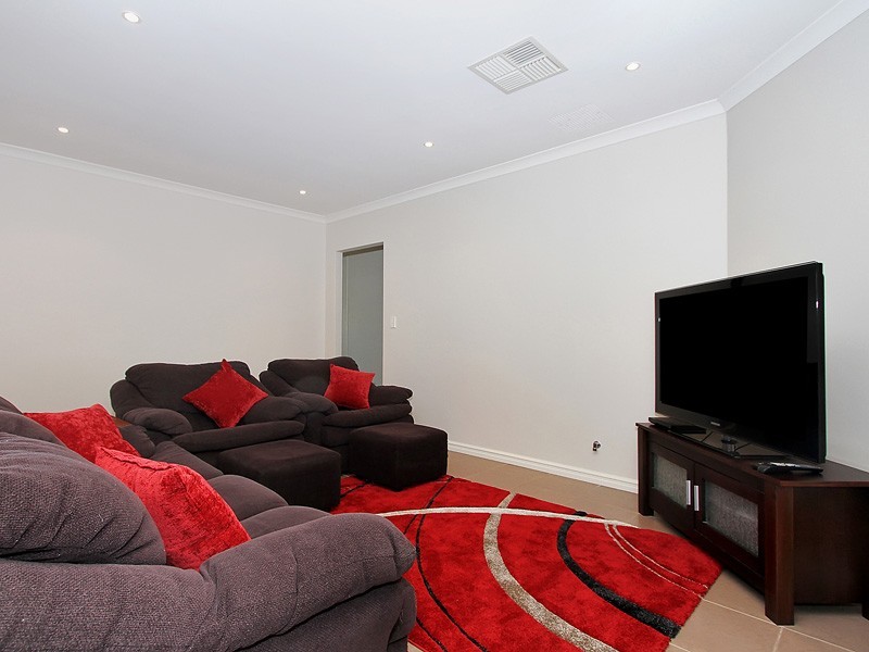 49 Abbey Green Road, Banksia Grove WA 6031