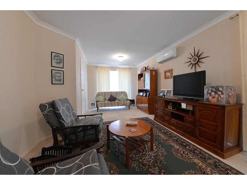 6 Bibbulmun Entrance, Sinagra WA 6065