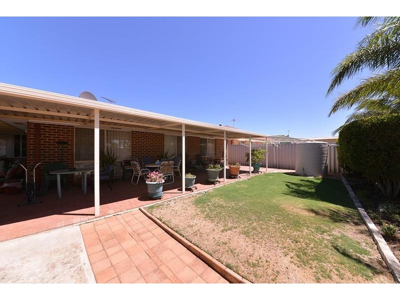 6 Bibbulmun Entrance, Sinagra WA 6065