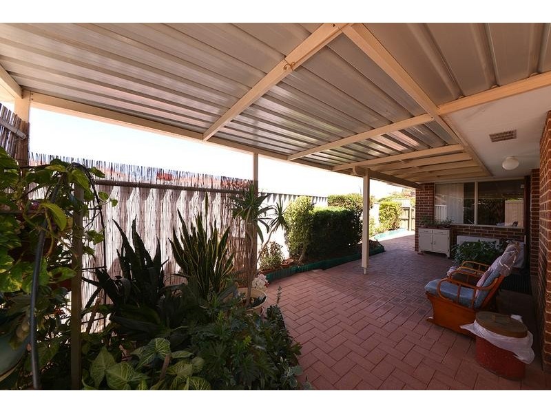 6 Bibbulmun Entrance, Sinagra WA 6065