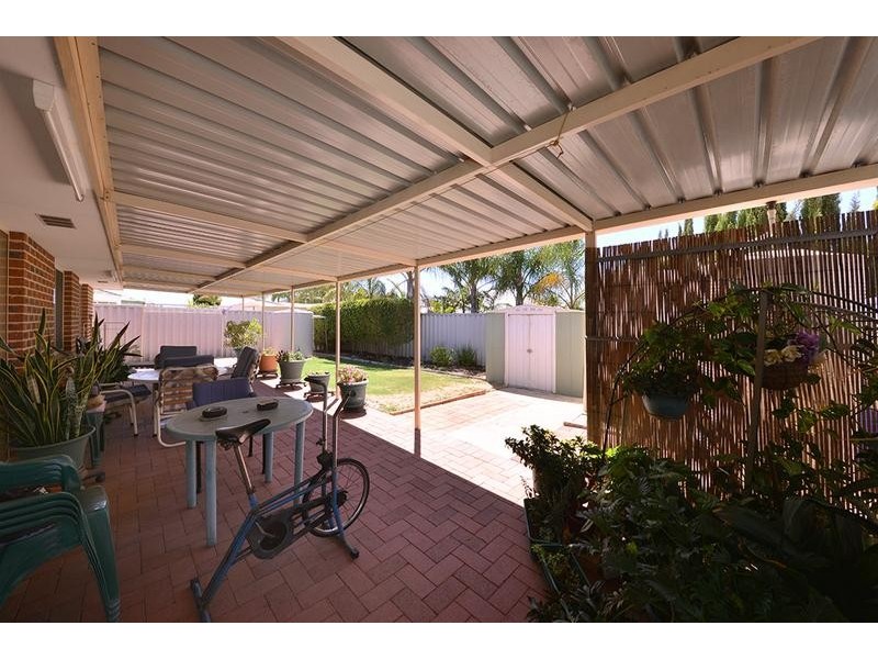 6 Bibbulmun Entrance, Sinagra WA 6065