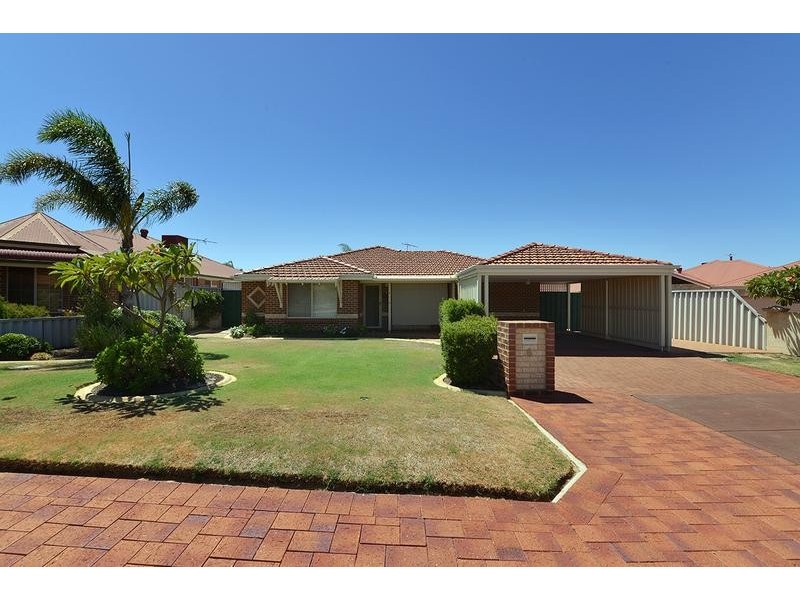 6 Bibbulmun Entrance, Sinagra WA 6065