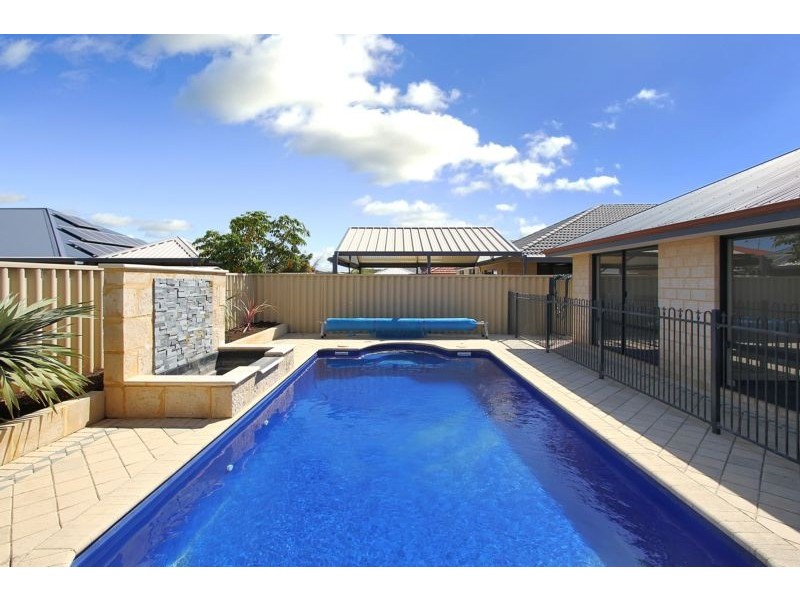 8 Benenden Avenue, Butler WA 6036