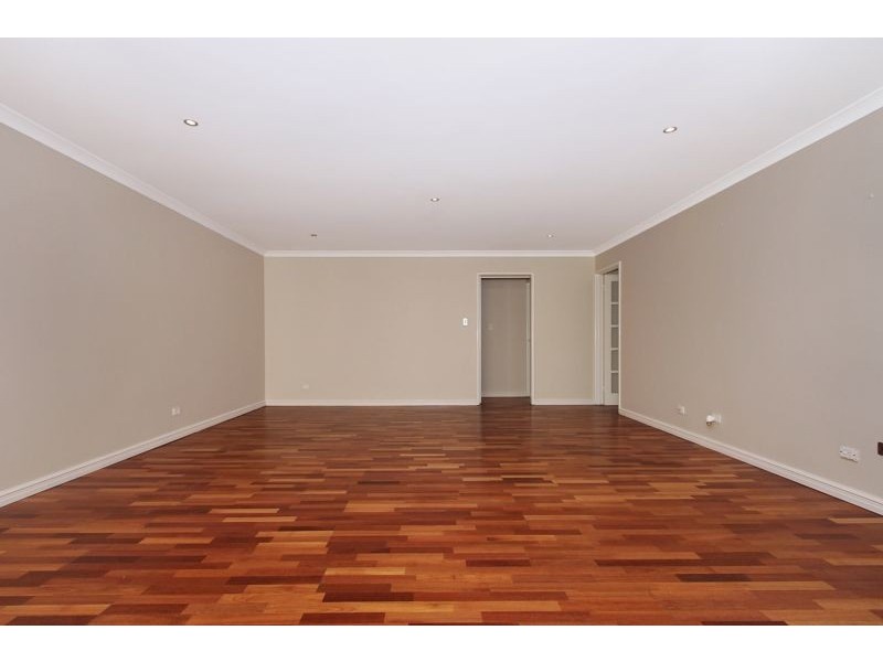 8 Benenden Avenue, Butler WA 6036