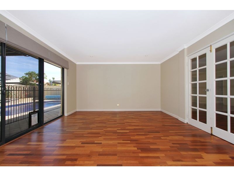 8 Benenden Avenue, Butler WA 6036