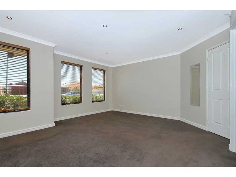 8 Benenden Avenue, Butler WA 6036