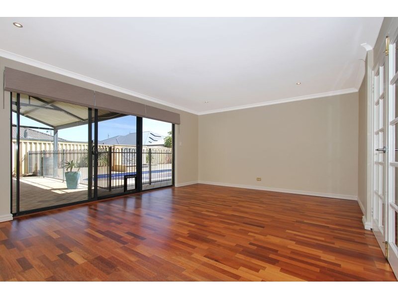 8 Benenden Avenue, Butler WA 6036