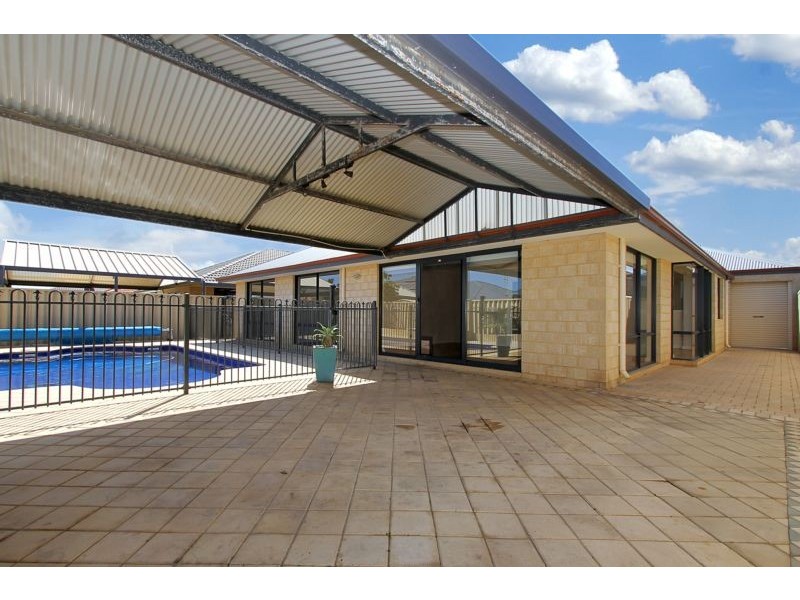 8 Benenden Avenue, Butler WA 6036