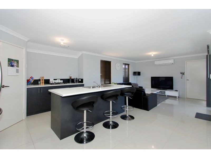 33 Cochrane Loop, Aveley WA 6069