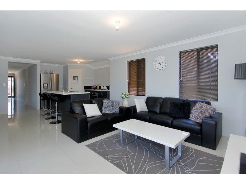 33 Cochrane Loop, Aveley WA 6069