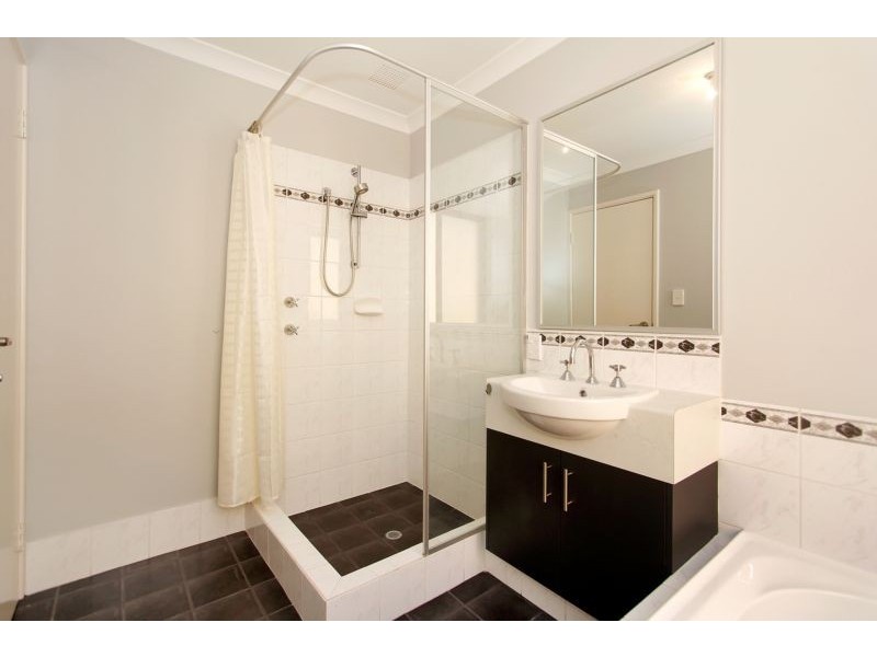 33 Cochrane Loop, Aveley WA 6069