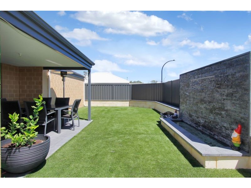 33 Cochrane Loop, Aveley WA 6069