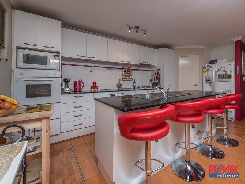 27 Phoenix Terrace, Hocking WA 6065