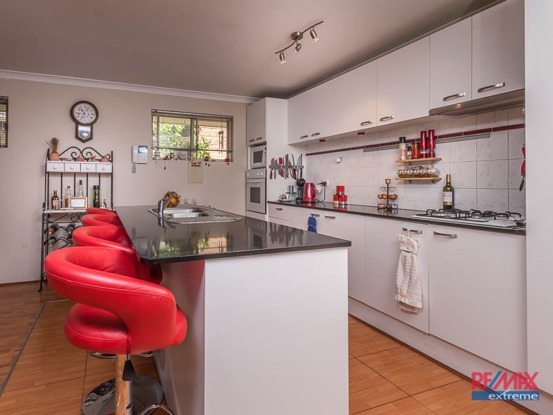27 Phoenix Terrace, Hocking WA 6065