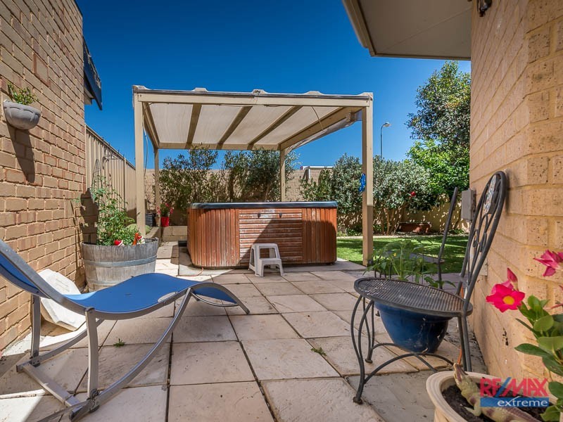 27 Phoenix Terrace, Hocking WA 6065