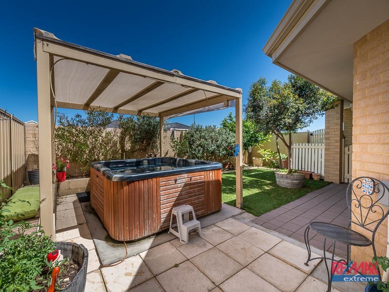 27 Phoenix Terrace, Hocking WA 6065