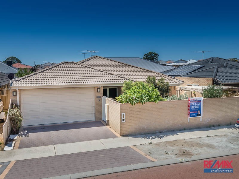 27 Phoenix Terrace, Hocking WA 6065