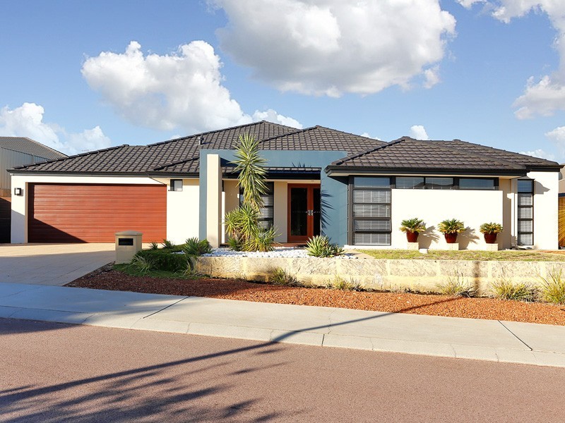 4 Alandale Bend, Banksia Grove WA 6031