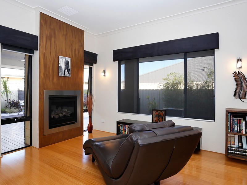 4 Alandale Bend, Banksia Grove WA 6031