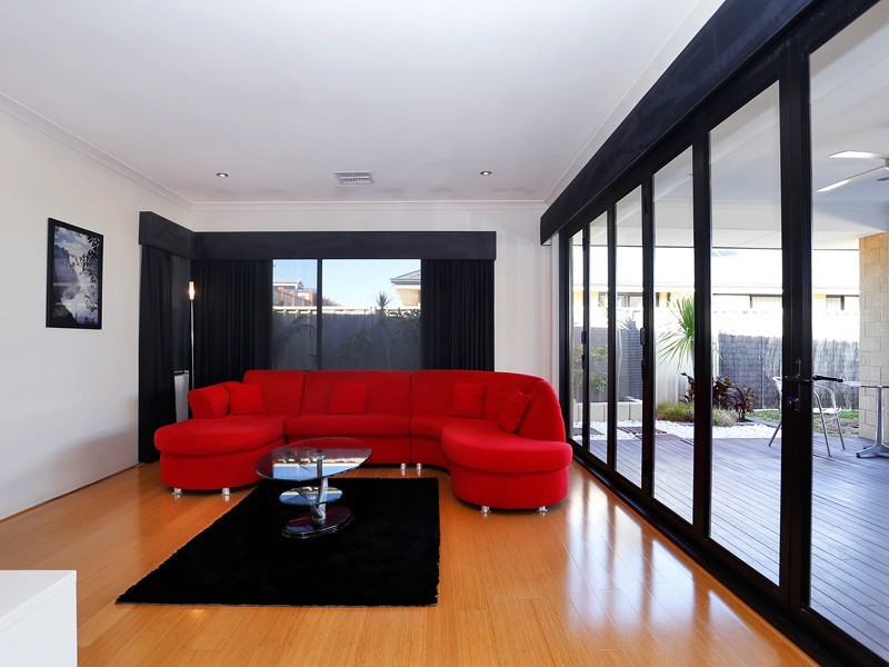 4 Alandale Bend, Banksia Grove WA 6031